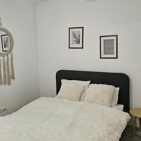 Studio Apartment Gigi ซาเกร็บ ภายนอก รูปภาพ