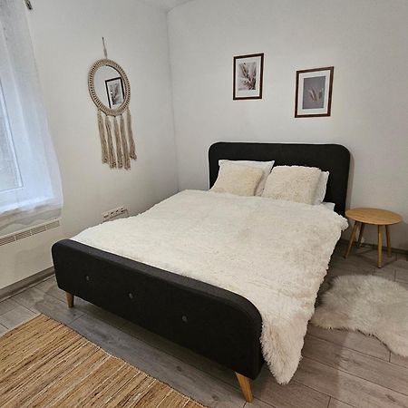 Studio Apartment Gigi ซาเกร็บ ภายนอก รูปภาพ